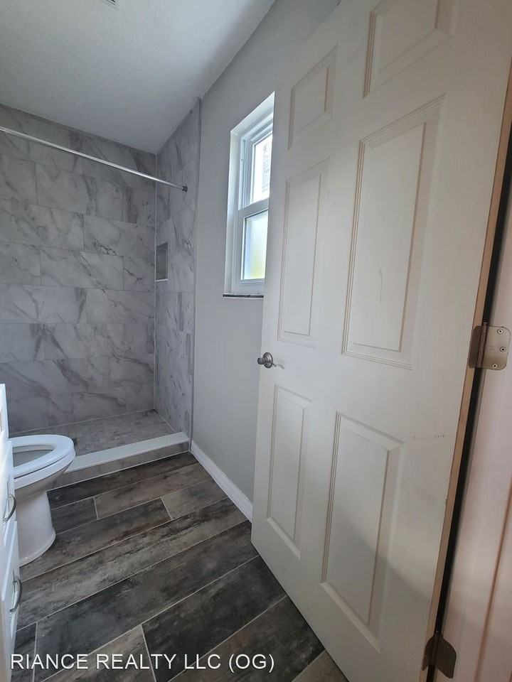 32 Lake Dr - Photo 2 of 37