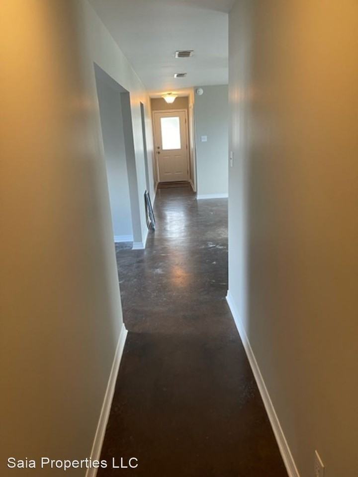 16074 Zenith Dr - Photo 2 of 14
