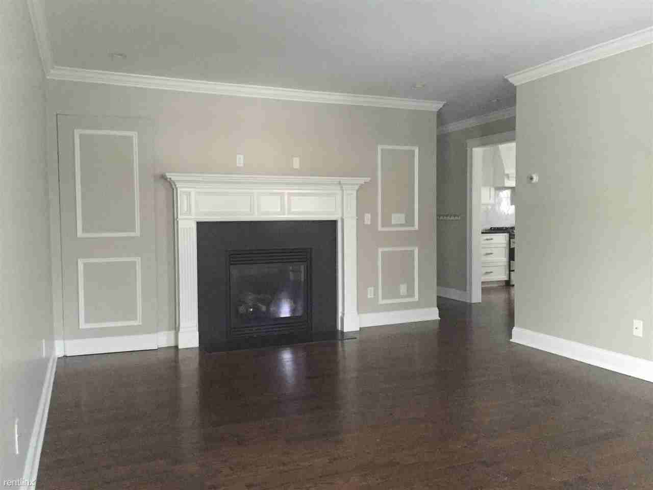 68 Northfield St - Photo 3 of 12