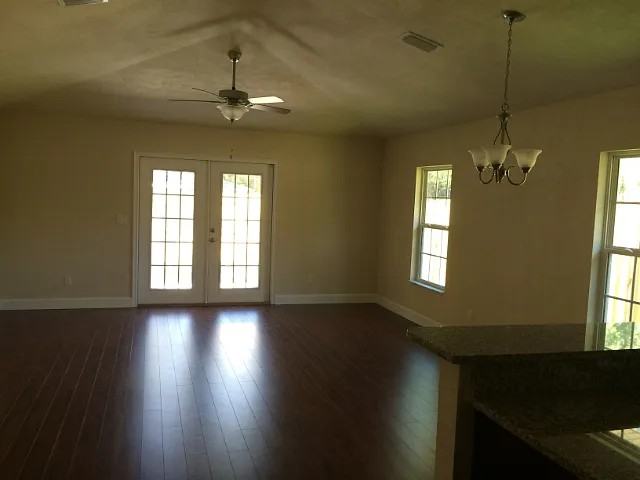 1726 Nw 9th St - Photo 3 of 3