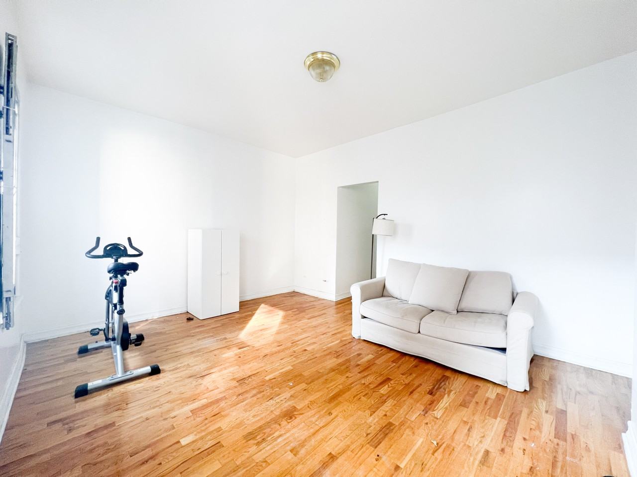 305 W 111th St #3B