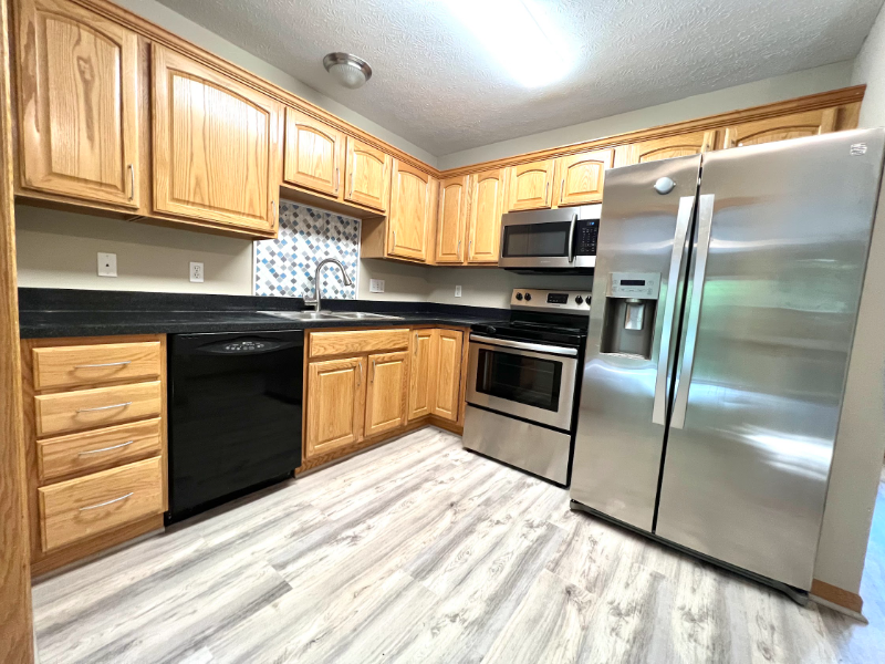 580 Birch Hill Dr - Photo 2 of 12
