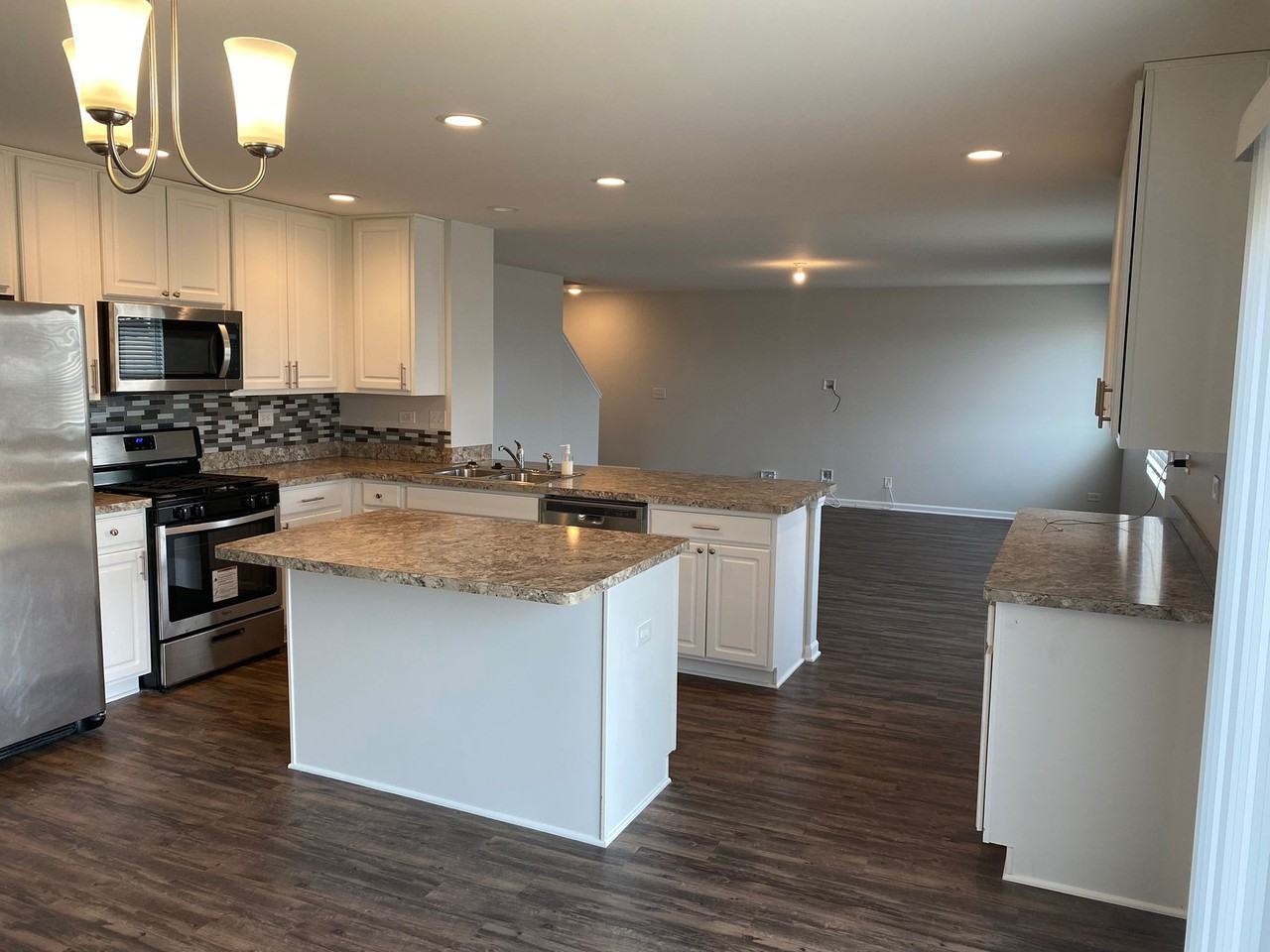 1608 Lakeland Ln #NA - Photo 3 of 11