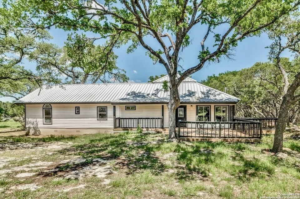 306 Winchester Dr #NA - Photo 2 of 18