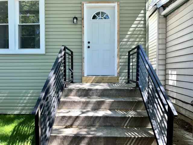 11581 S Lafayette Ave - Photo 3 of 20