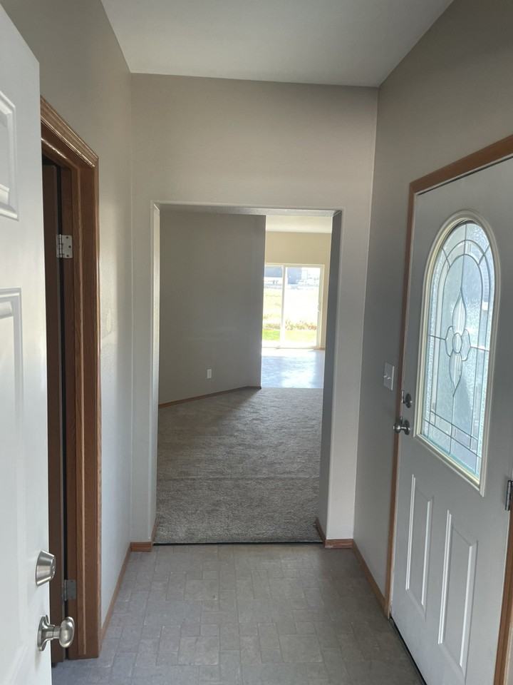 505 East 8th Street - Photo 2 of 13