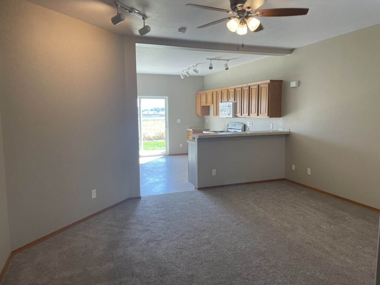 505 East 8th Street - Photo 3 of 13