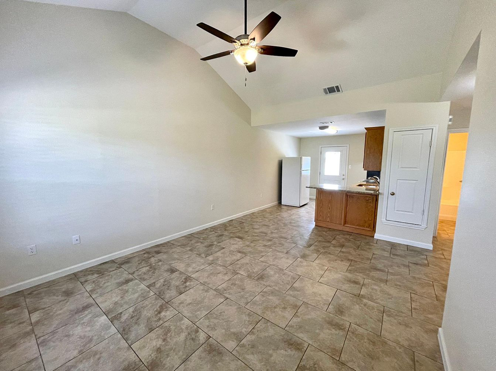 1733 Greenwood Ln #1733 - Photo 3 of 6