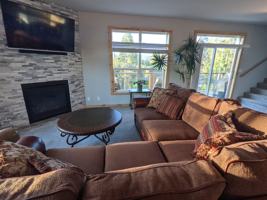 featured image of 447 Hughes Ave