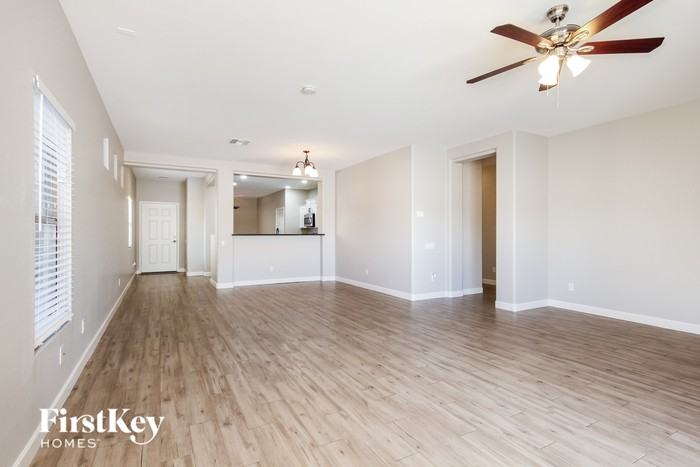 7226 S 54th Ln - Photo 2 of 16