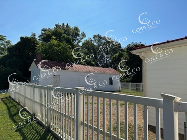 324 Mineral Ave - Photo 2 of 14