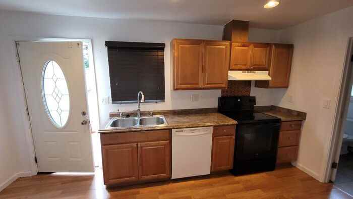 364 Esther Ave #B - Photo 3 of 11