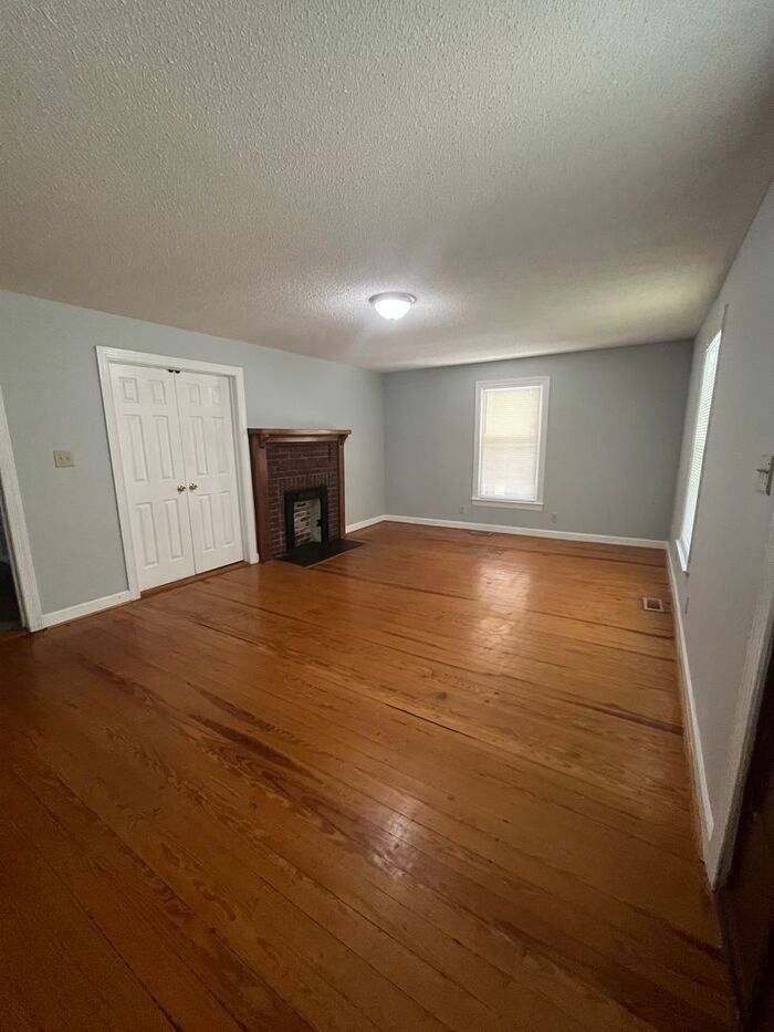 800 Chesterfield Ave - Photo 2 of 15