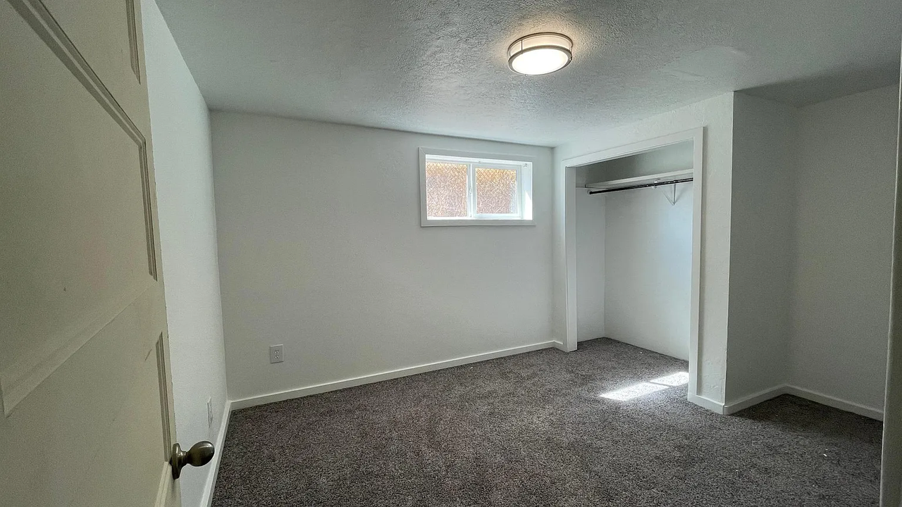 130 W Mead Ave #2 - Photo 3 of 5