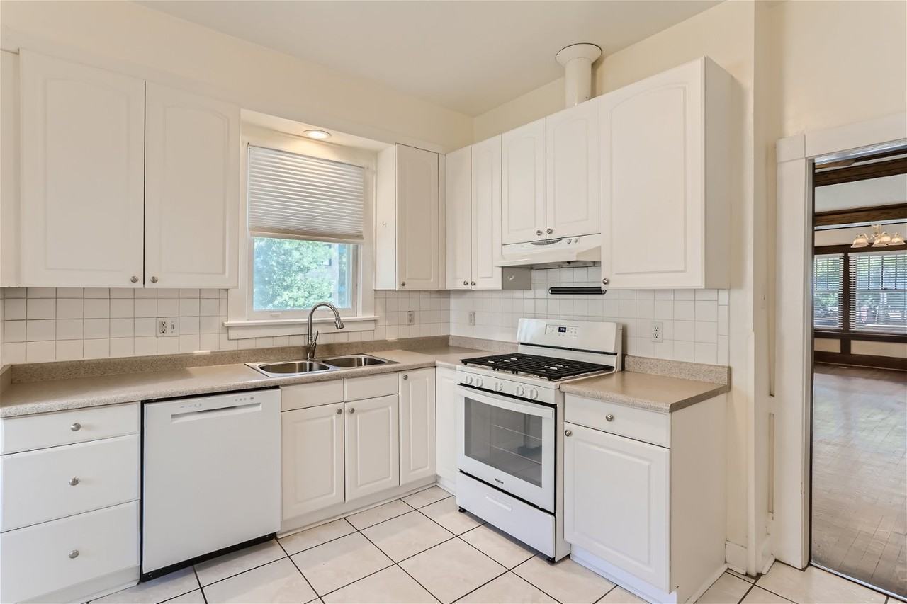 1587 Saint Paul St #A - Photo 4 of 12
