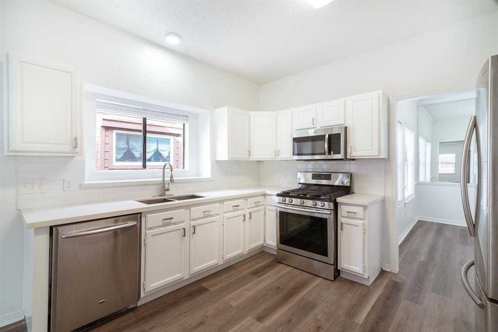 1030 Wentworth Dr #1 - Photo 3 of 22