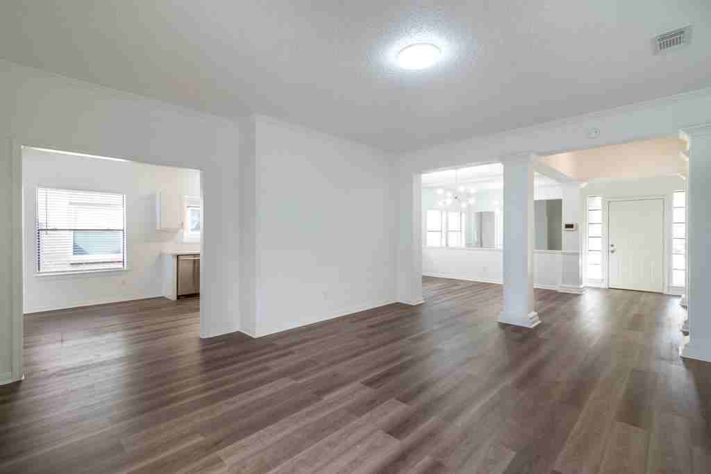 1030 Wentworth Dr #1 - Photo 6 of 22