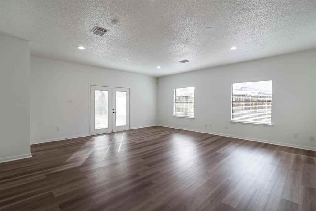 1030 Wentworth Dr #1 - Photo 7 of 22
