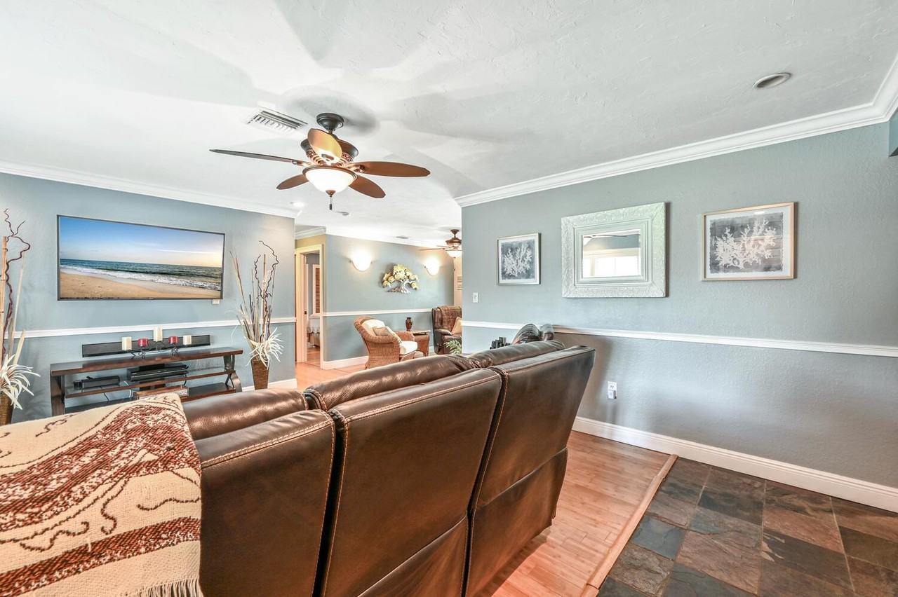 27640 Michigan St - Photo 3 of 17