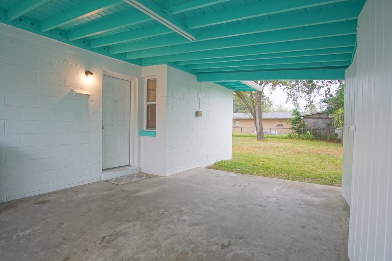 160 Vassar Dr - Photo 3 of 24