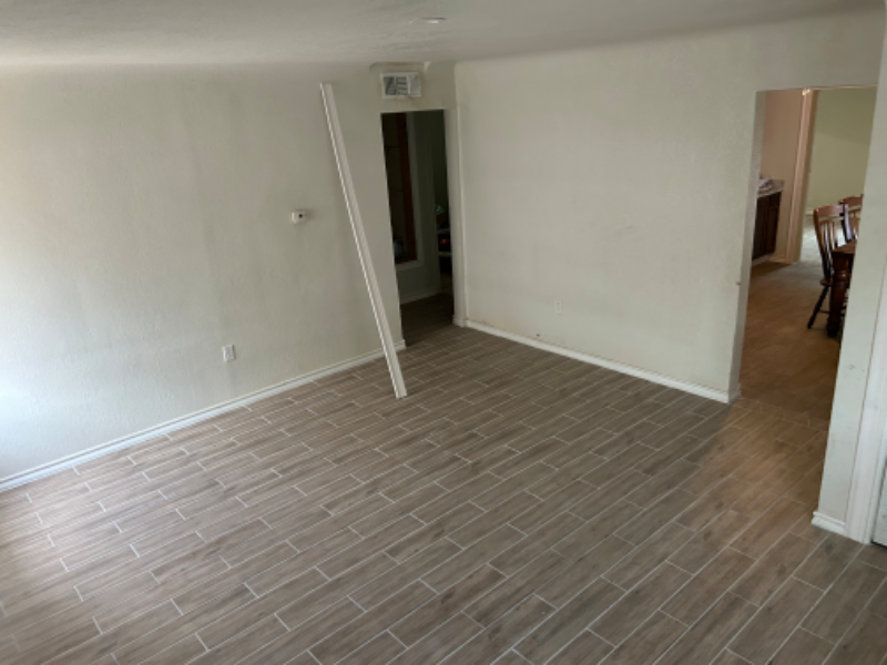 3211 Delano Ave - Photo 2 of 6