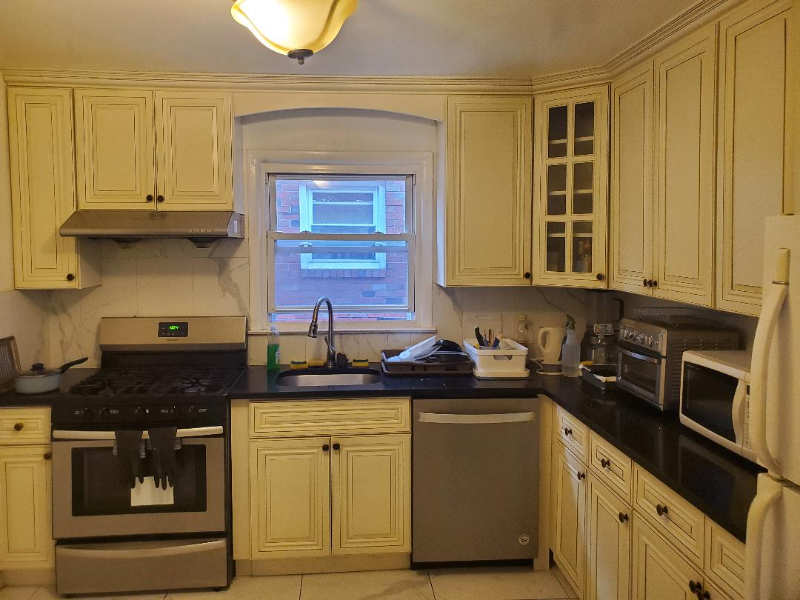 410 72nd St #1 - Photo 5 of 9