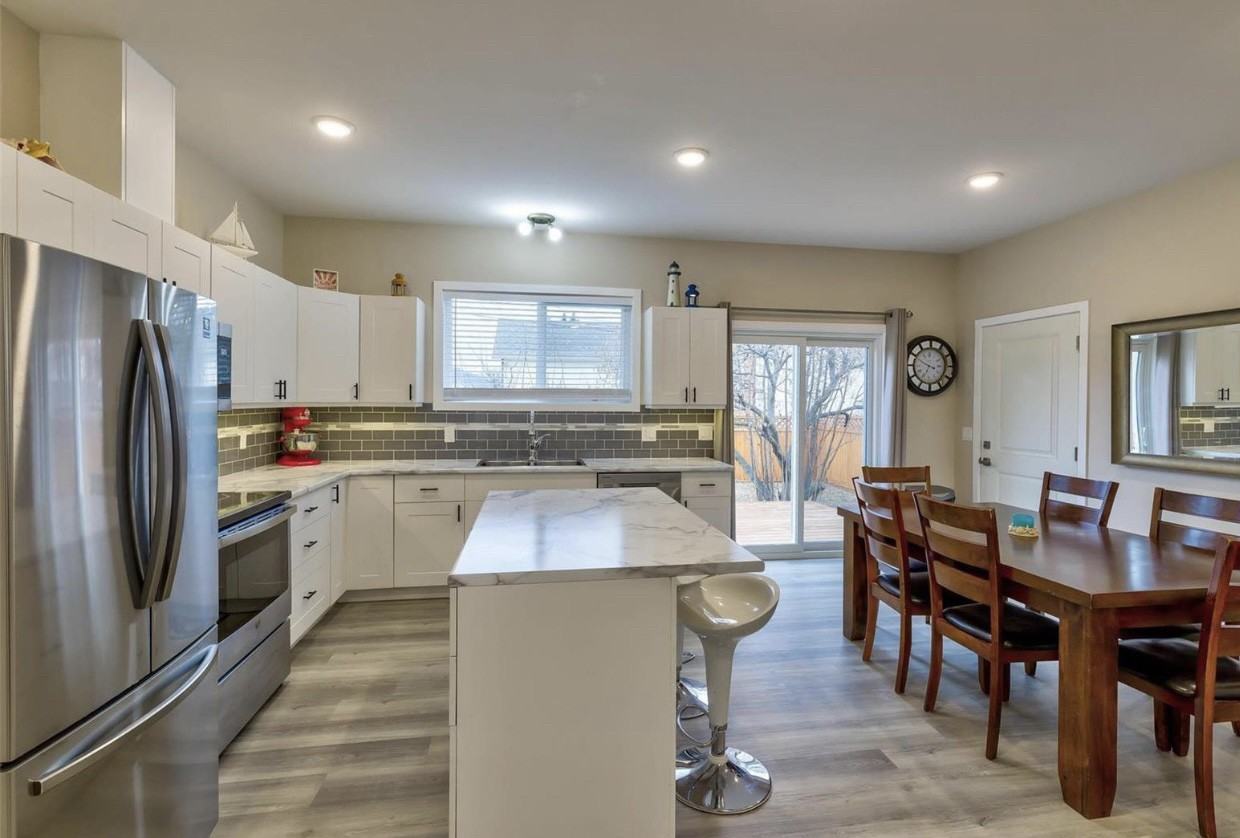 590 Kelview Road - Photo 2 of 26