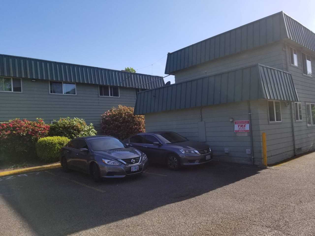 3233 Center St Ne #3233 - Photo 6 of 14