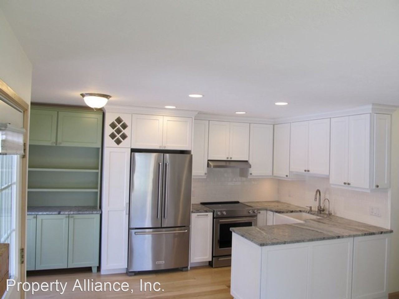 209 Daly Ave - Photo 2 of 23
