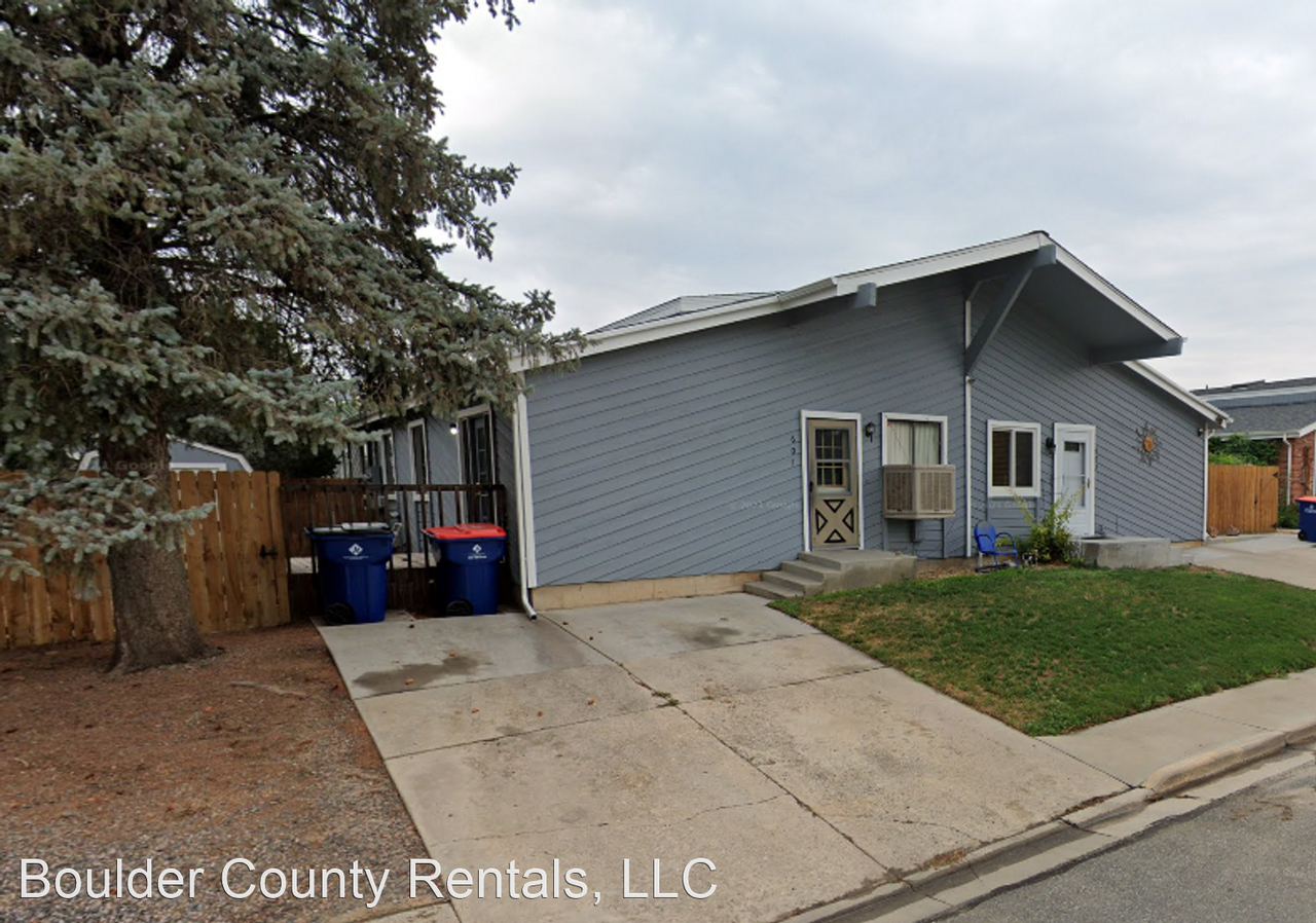 601 5th St - Photo 3 of 12