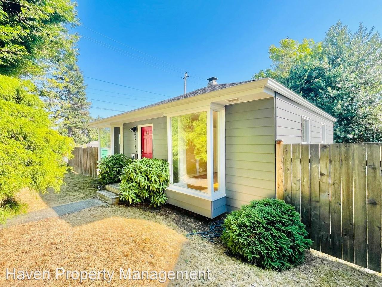 3215 Sw Kenyon St - Photo 2 of 17