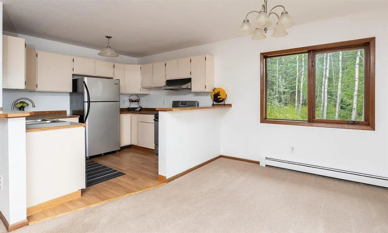 3752 Mariposa Ln - Photo 3 of 11