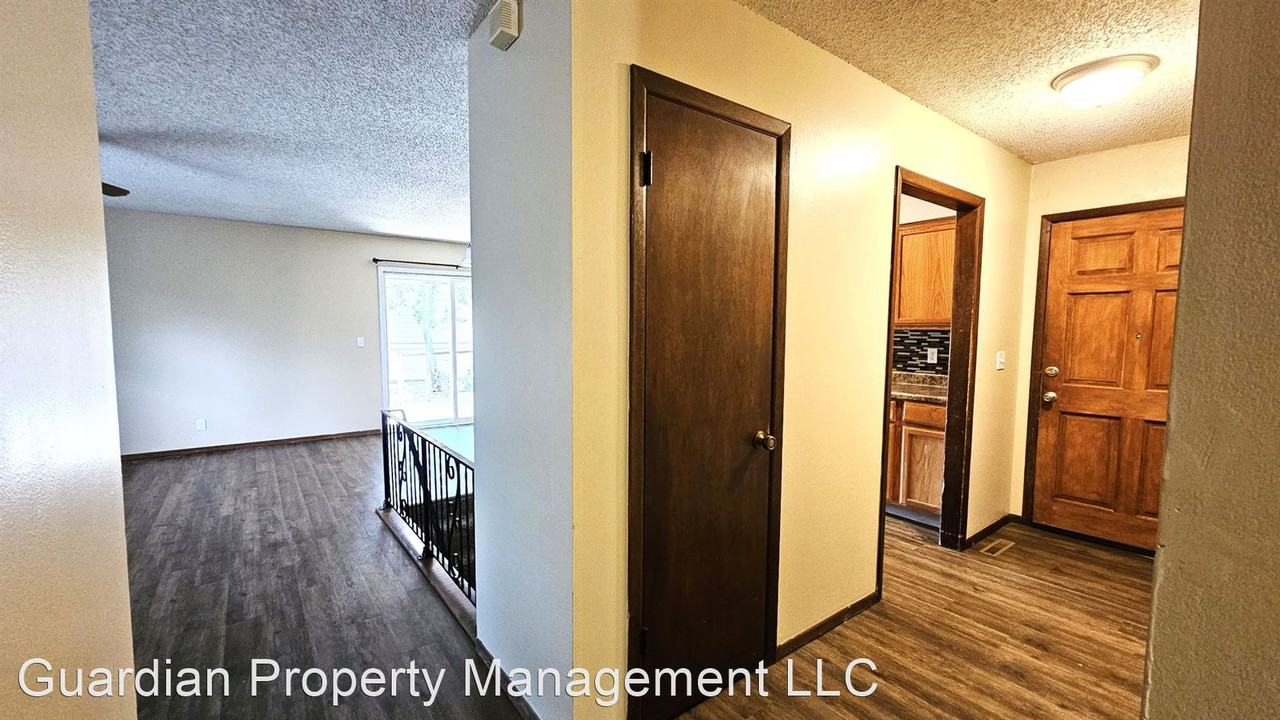 4905 N Meridian Ave - Photo 3 of 16