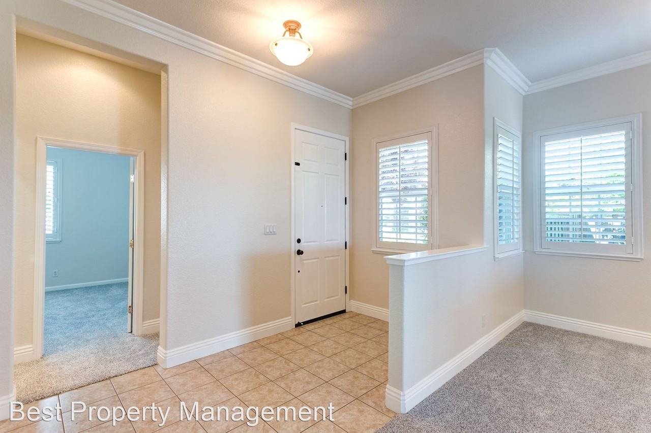 2217 Thomas Ct - Photo 2 of 13