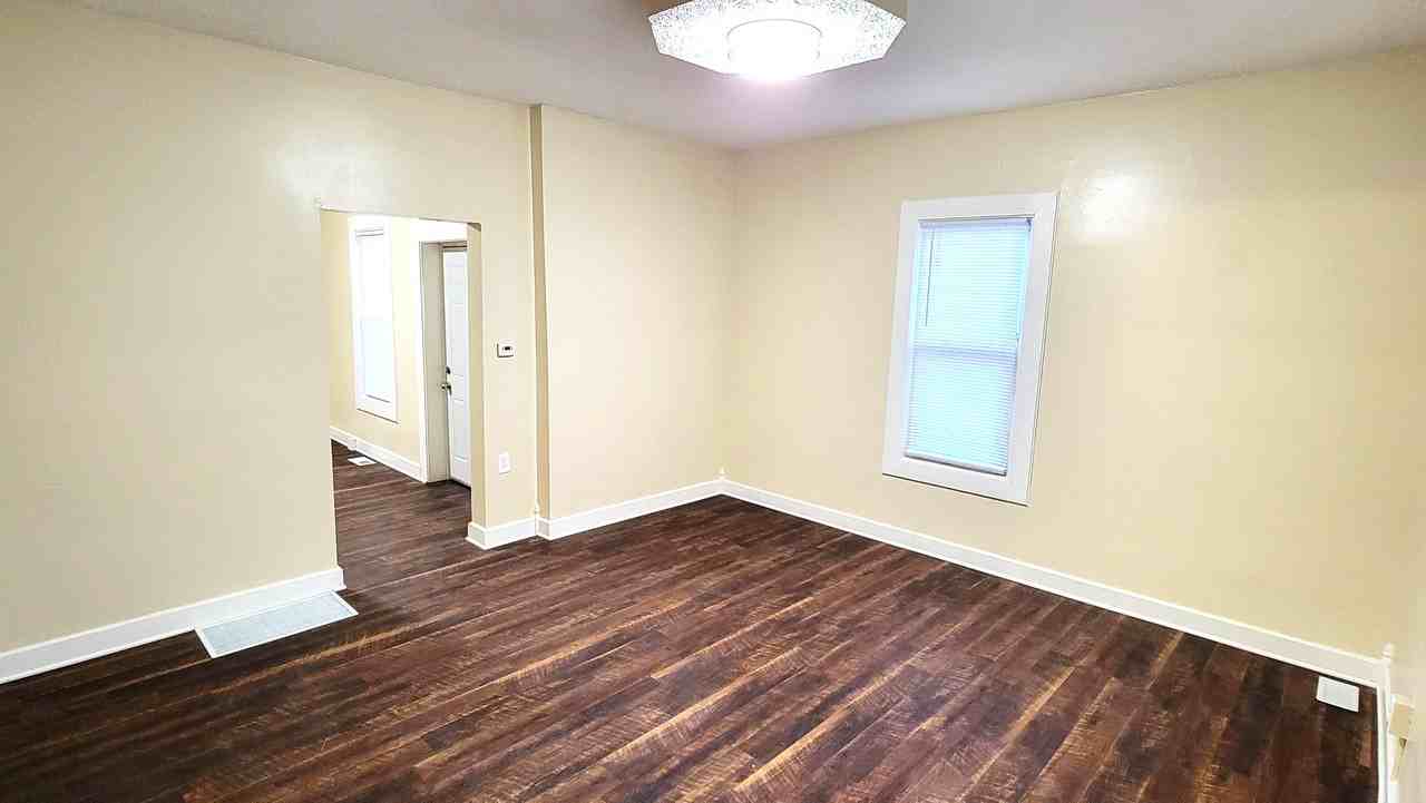 1925 S 8th St - Photo 2 of 20