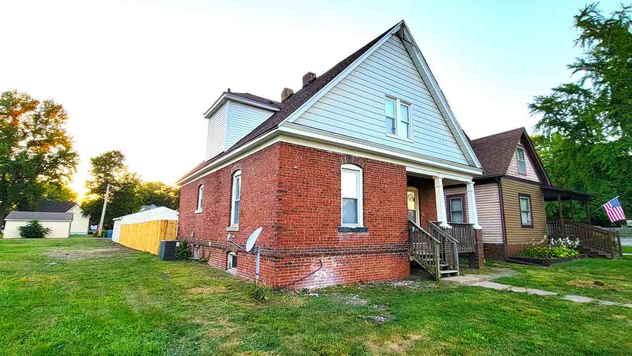 1925 S 8th St - Photo 5 of 20