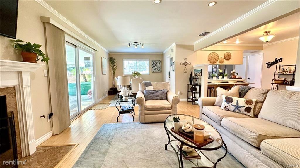 11624 Paso Robles Ave - Photo 2 of 10