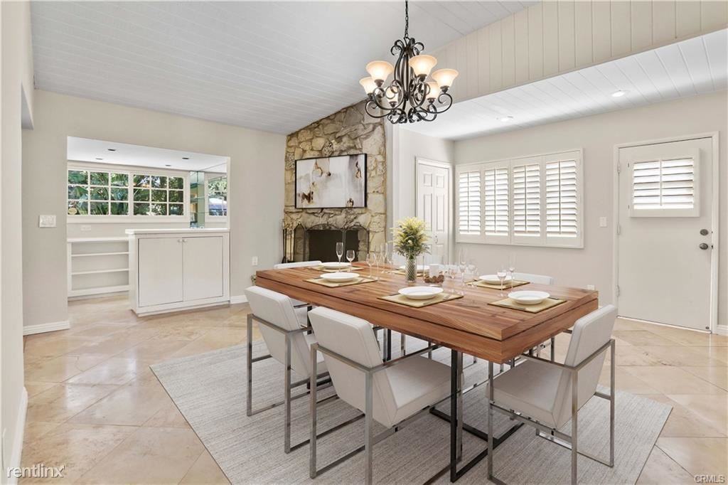 22841 Mariano St - Photo 3 of 11