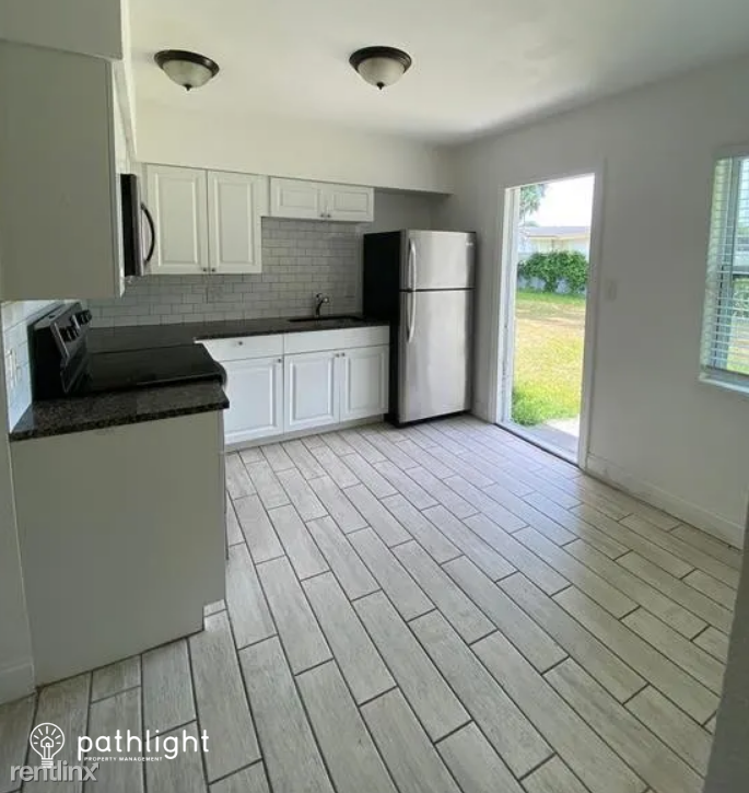 2924 Elm St - Photo 3 of 11