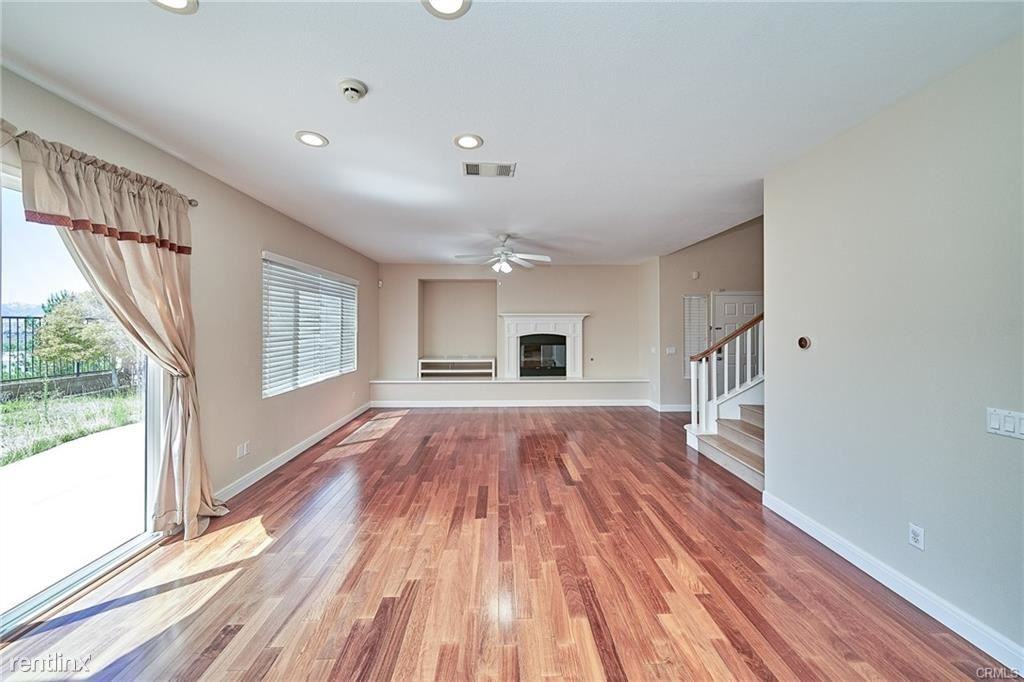 27905 Mariposa St - Photo 2 of 11