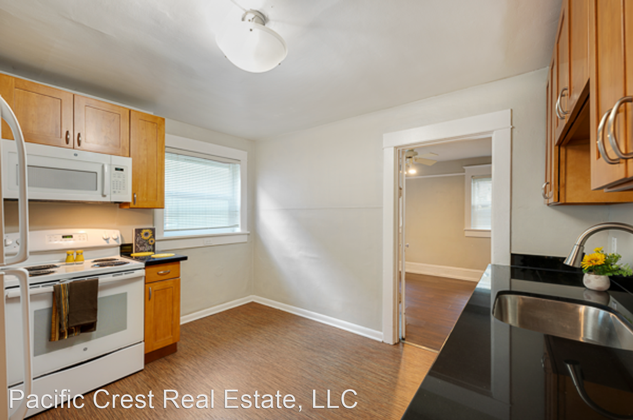 706 N 42nd St - Photo 2 of 16