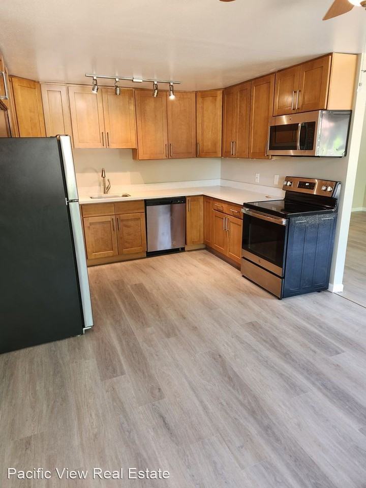 15544 27th Ave NE - Photo 3 of 25