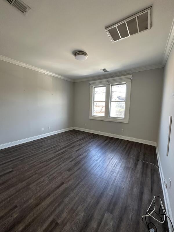 162 Grand St - Photo 3 of 7