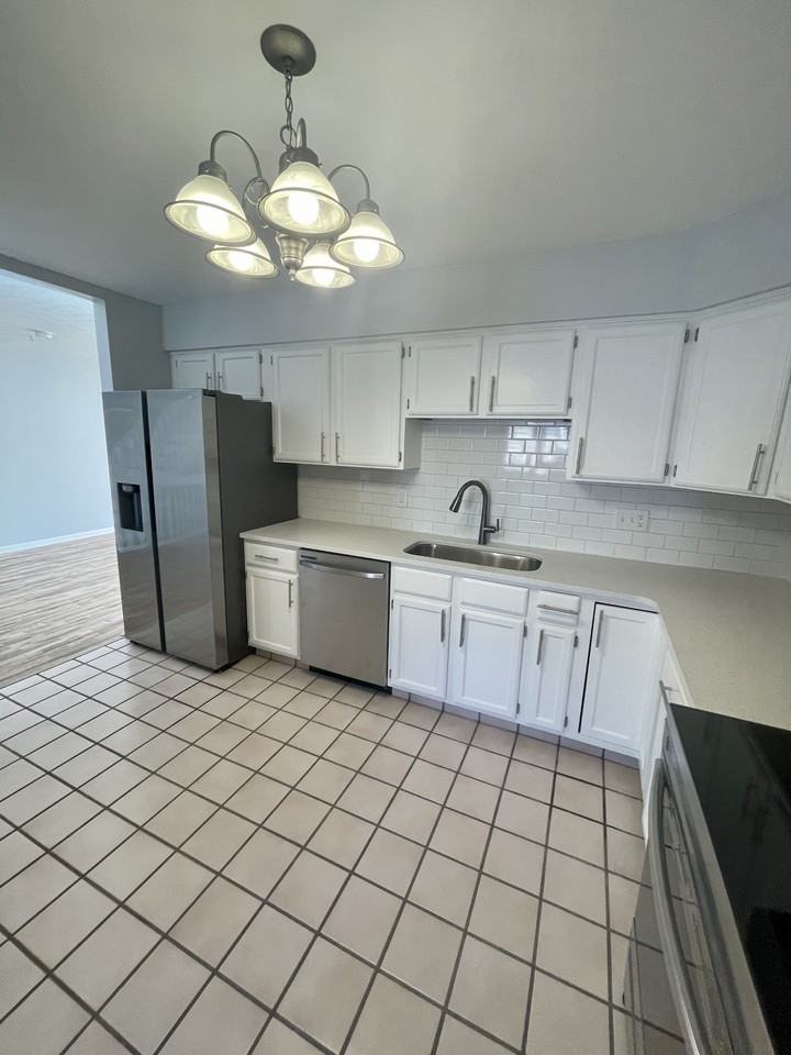 3514 Turnbury Rd - Photo 2 of 29