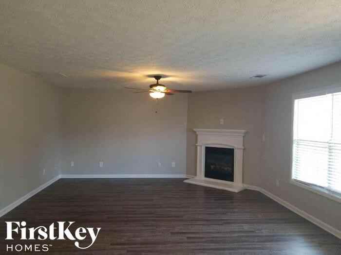 2133 Grant Ave - Photo 2 of 19