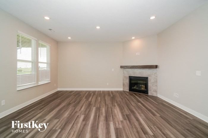 3683 Chalmers Dr - Photo 3 of 15