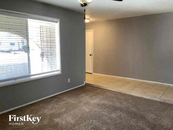 3830 W Anderson Dr - Photo 2 of 13