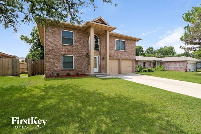 5017 Cedar Springs Dr - Photo 2 of 15