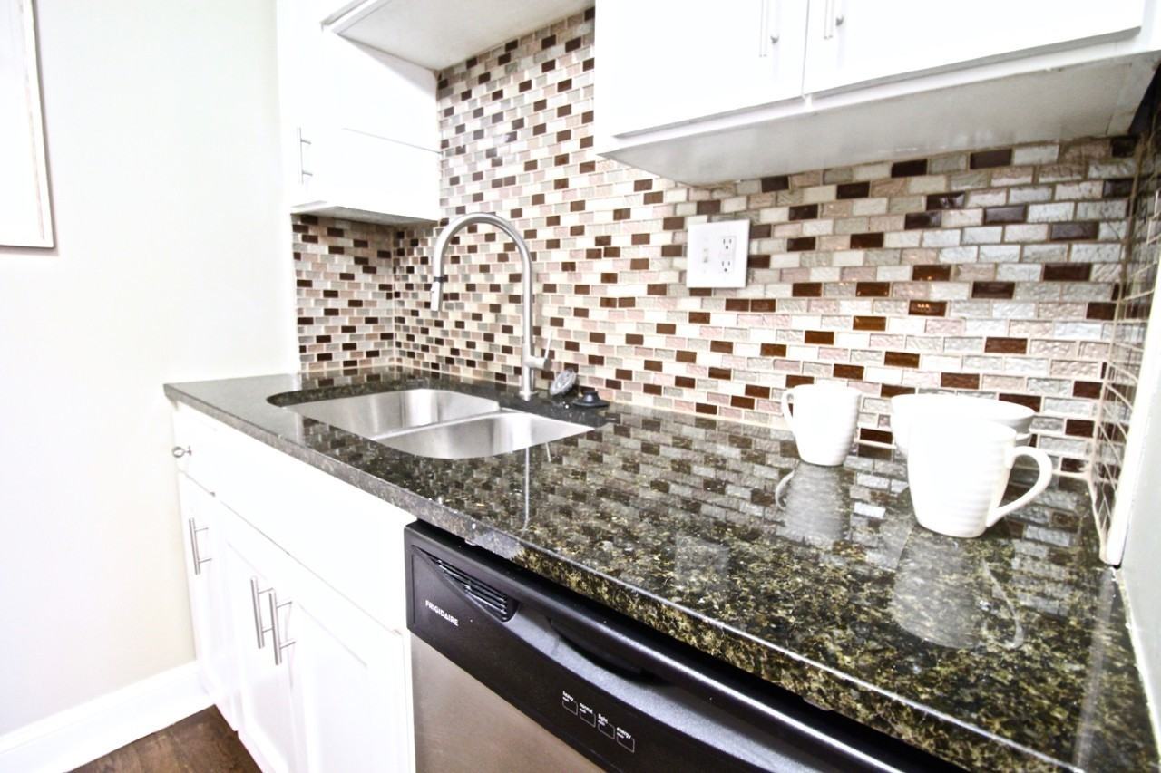 4429 Holly St - Photo 5 of 50