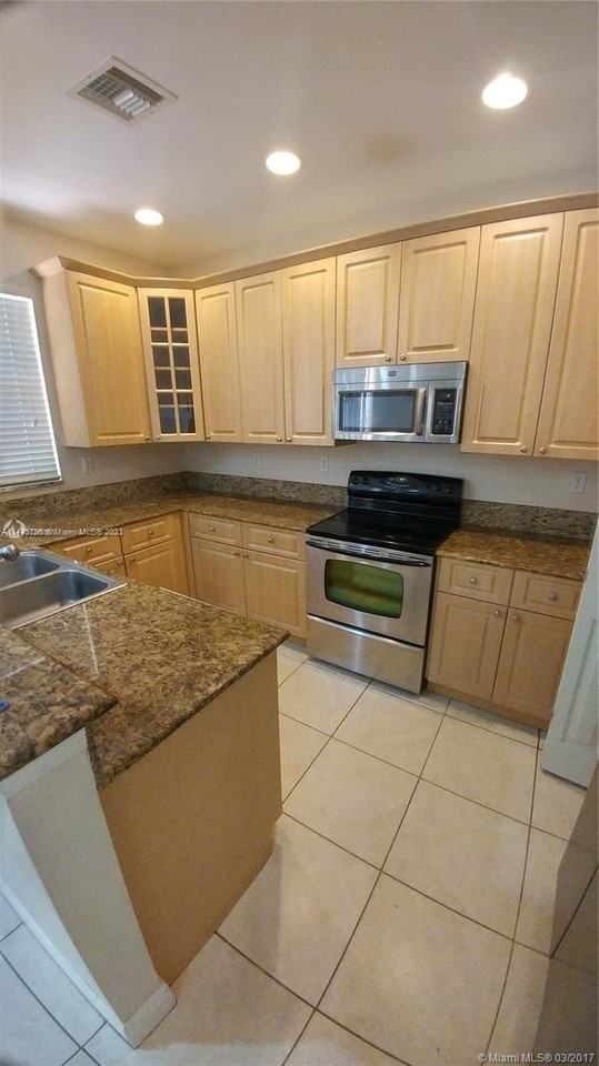 6512 Hidden Cove Dr #3-3 - Photo 2 of 8